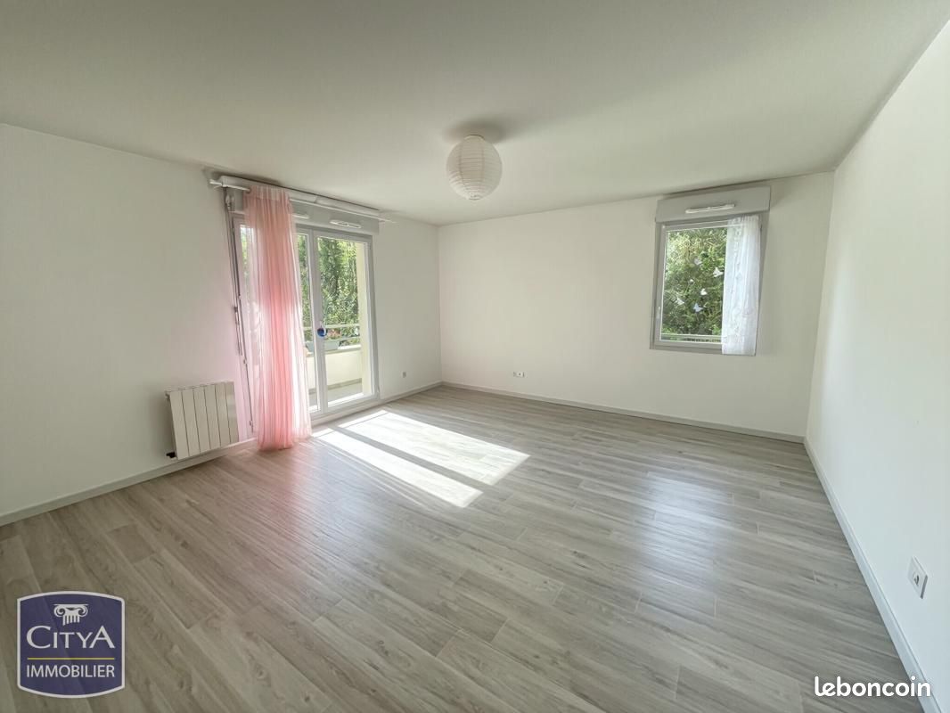 Appartement 3 pièces 64 m² · à Elbeuf · 64 m² · 70 000 €