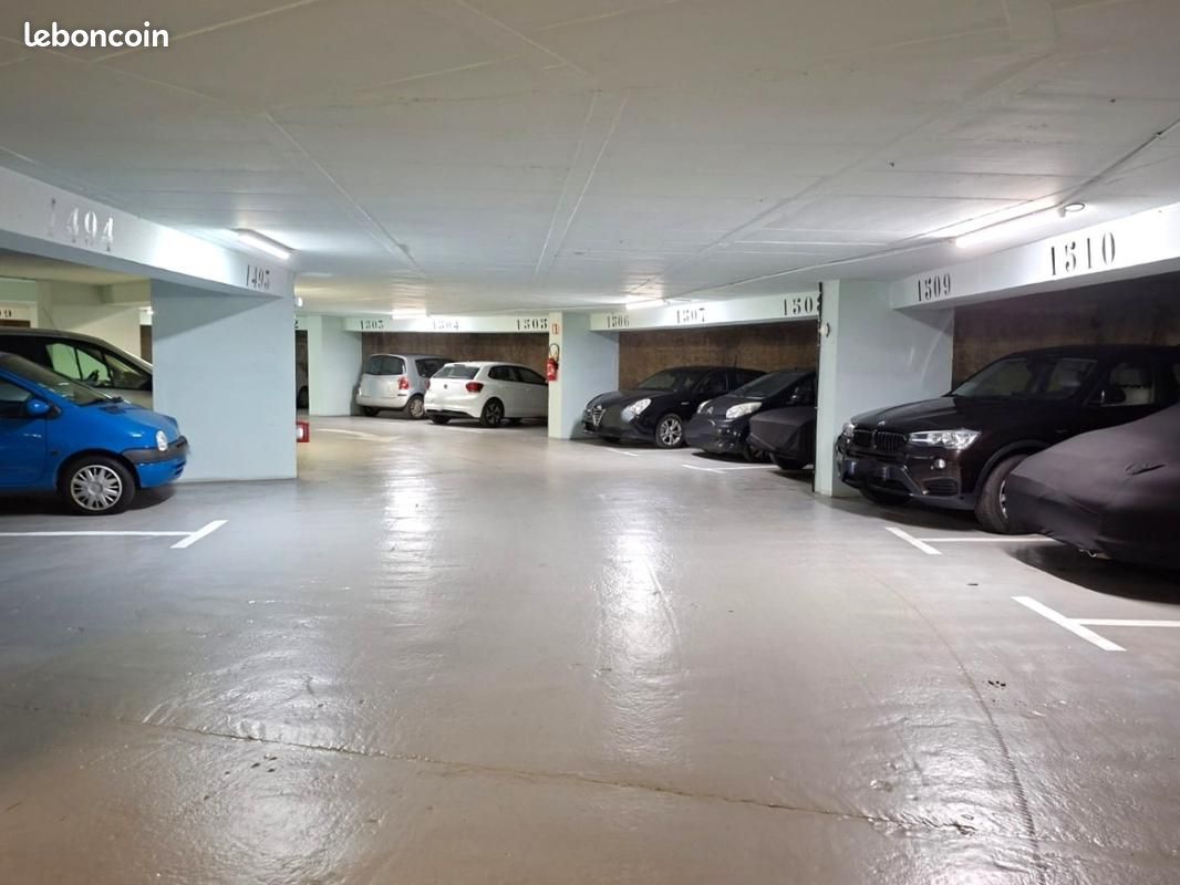 Parking 12 m² · à Le Chesnay-Rocquencourt · 12 m² · 13 000 €