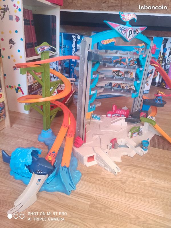 Circuit garage voiture Hotwheels (image 1)