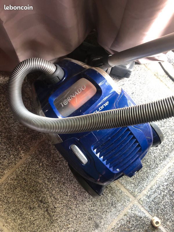 Aspirateur Tornado Supercyclone Électroménager
