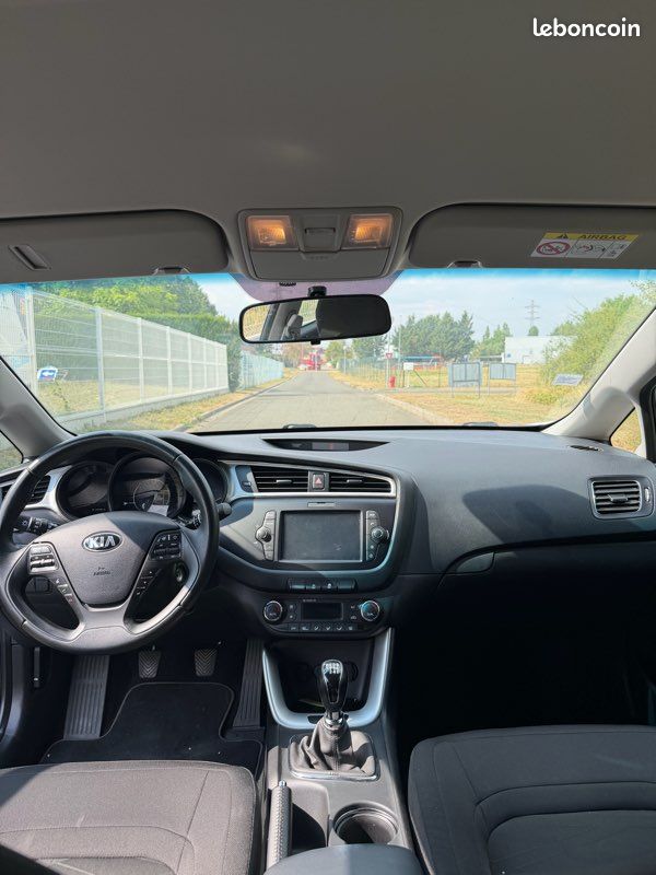 Kia ceed phase 2 1.0 tgdi 120cv / entretien complet (image 3)