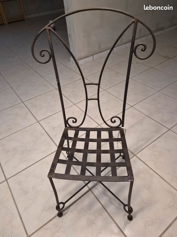 Lot de 4 chaises et 2 fauteuils en fer forgé (image 3)