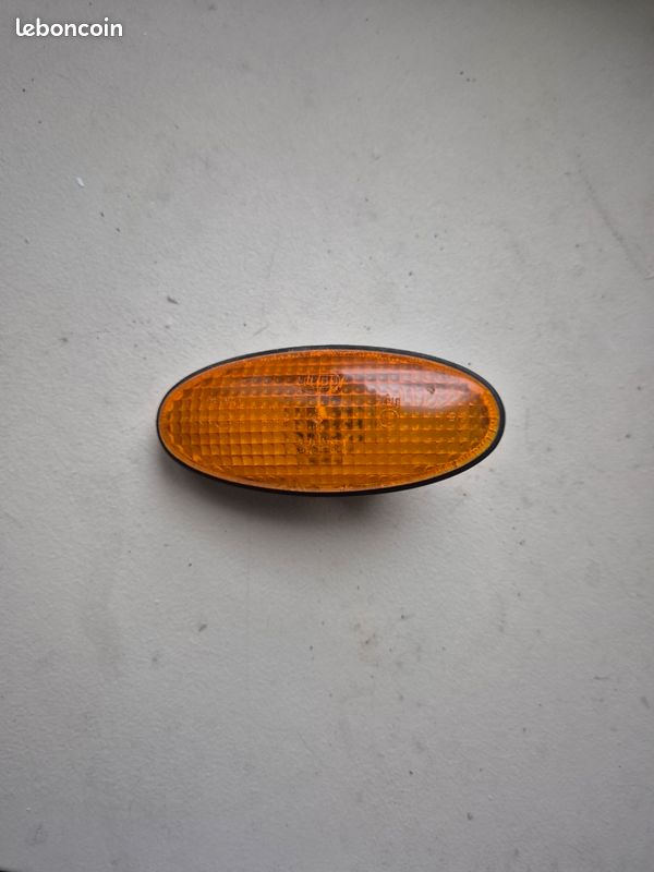 Clignotants latéral Nissan Micra K11 (image 1)