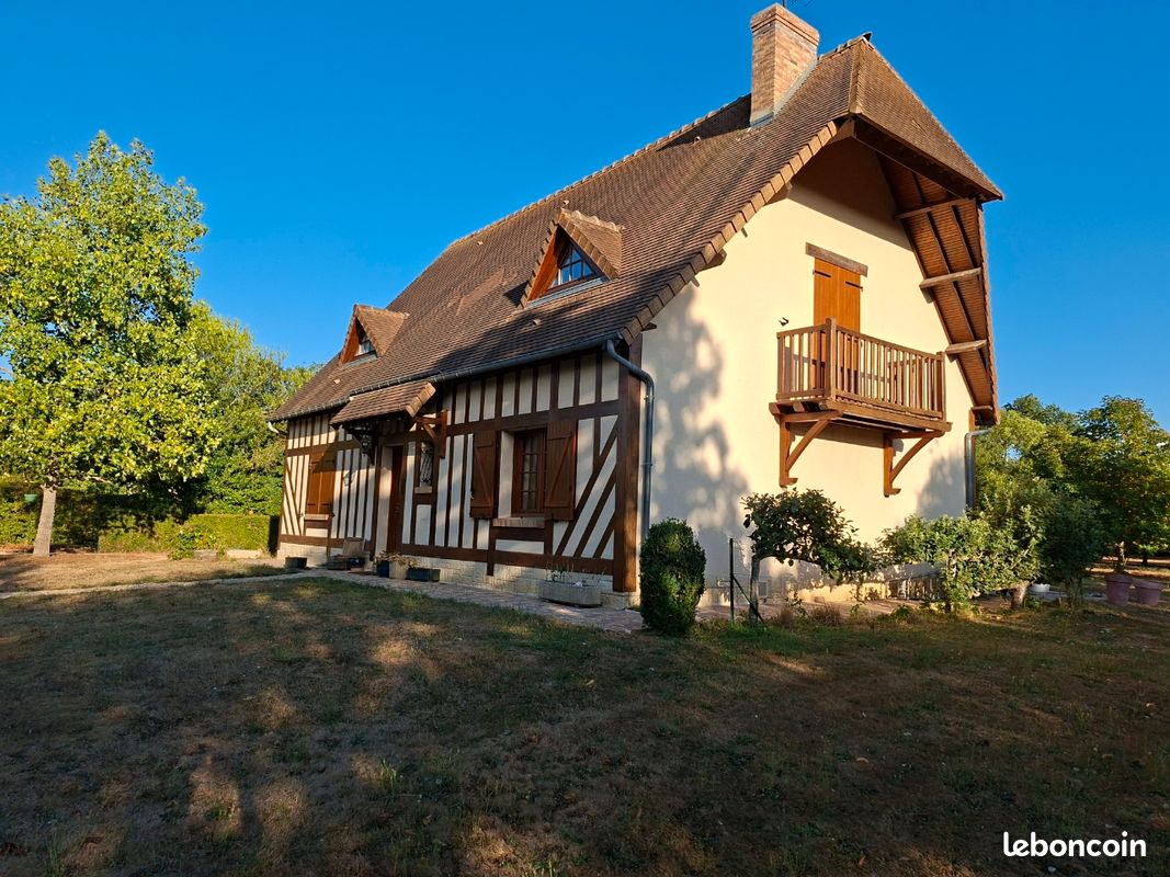 Maison 5 pièces 137 m² · à Mesnils-sur-Iton · 137 m² · 260 000 €