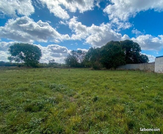 Terrain 1 272 m² Reuilly · 65 000 €