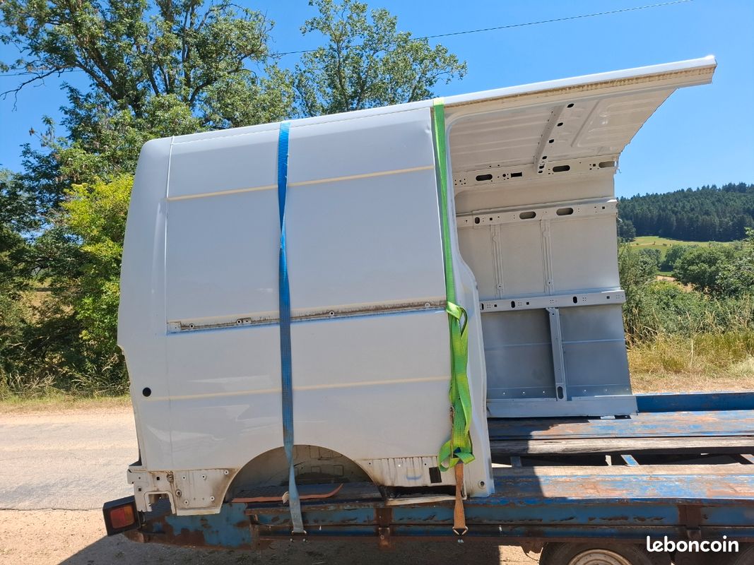 Découpe panneau latéraux toit côté Renault Master 3 tolerie LBO43 (image 1)