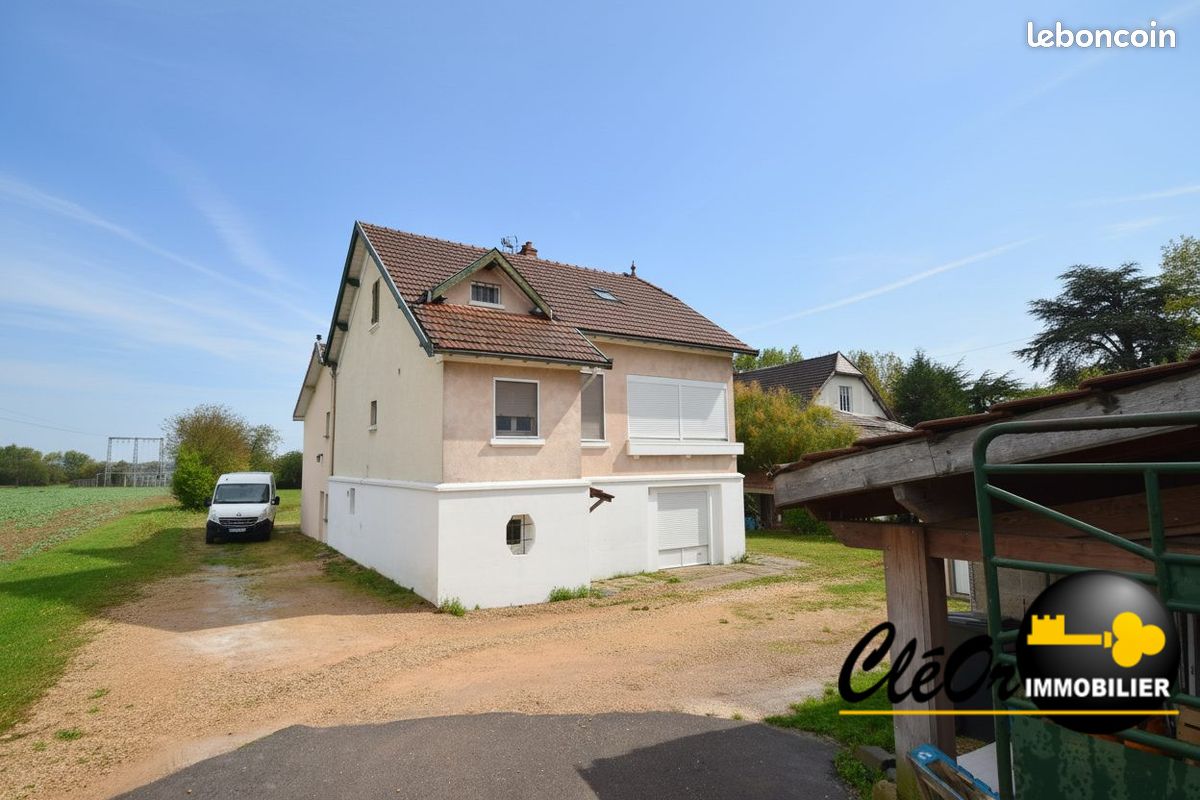 Maison 8 pièces 179 m² · à Sennecey-le-Grand · 179 m² · 265 000 €
