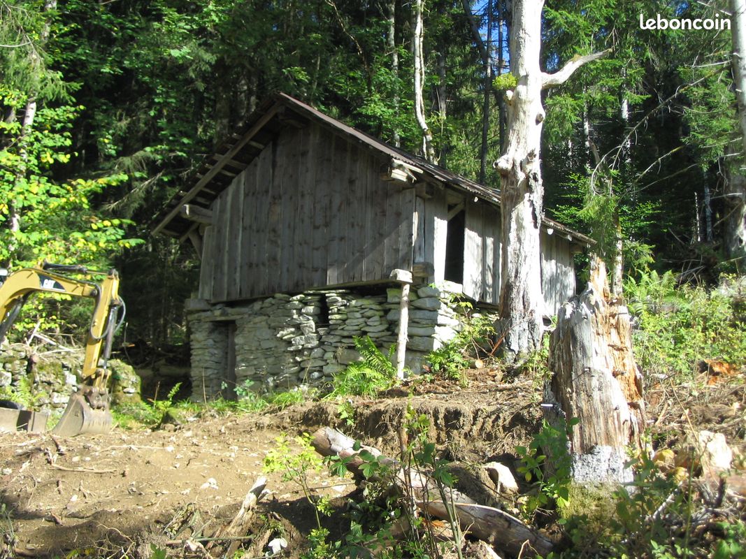 Terrain boisé · à Montsapey · 73 000 €