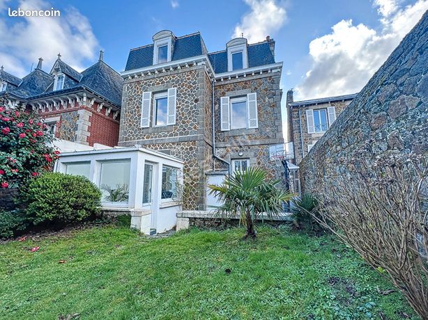 Maison 8 pièces 203 m²