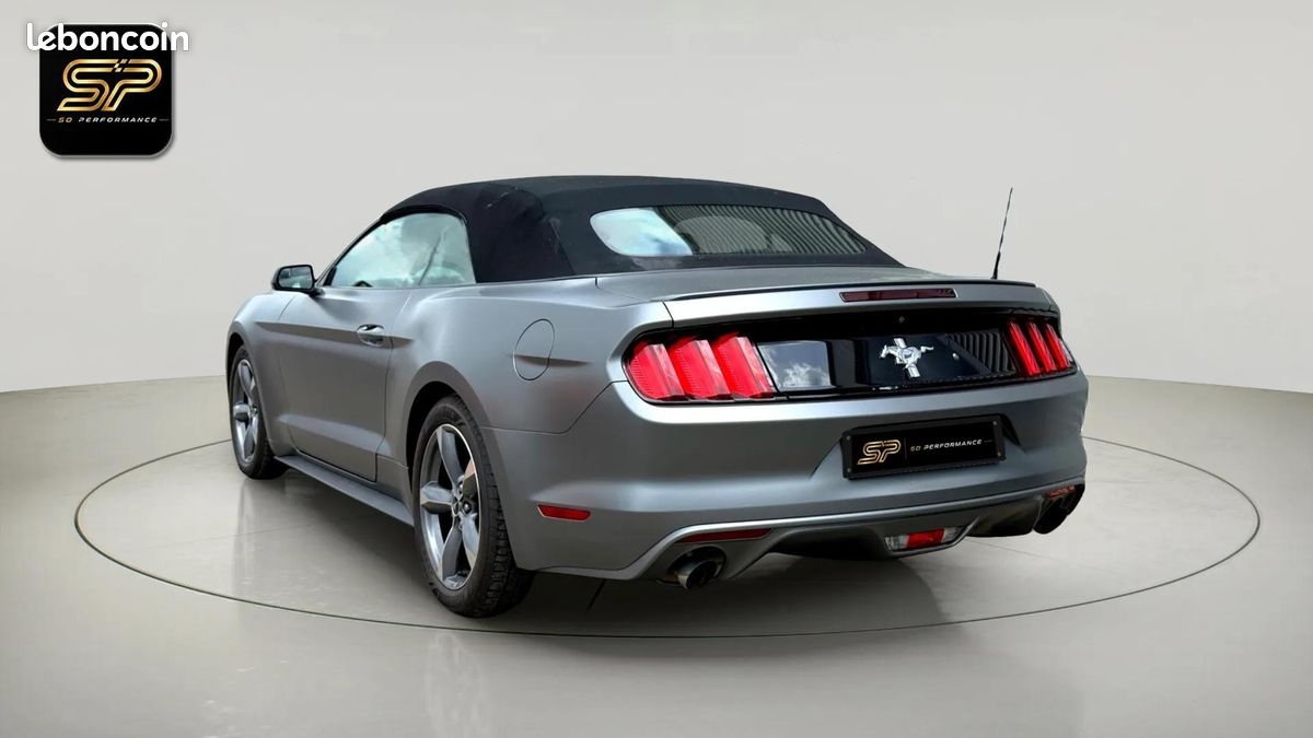 FORD Mustang Cabriolet * 305 ch * BVA * Faible Kilométrage * Caméra * Pack Performance (image 4)