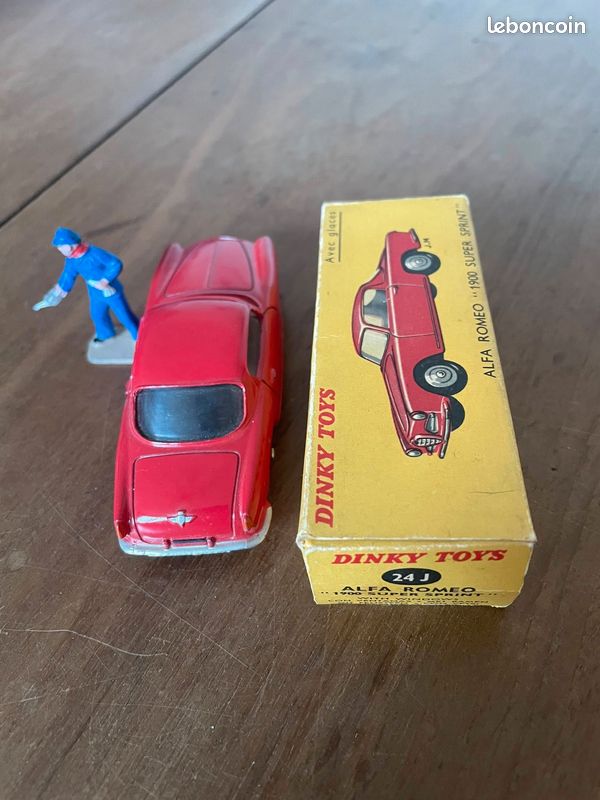 DINKY TOYS FRANCE COUPÉ 1900 ALFA ROMEO SUPER SPRINT REF 24J 1959 BON ÉTAT
