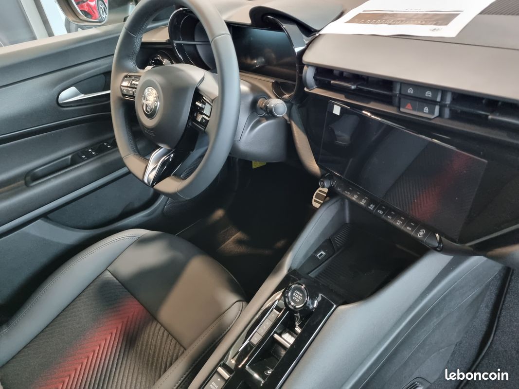 Alfa romeo junior ibrida speciale -pack techno speciale- 234 /MOIS (image 4)