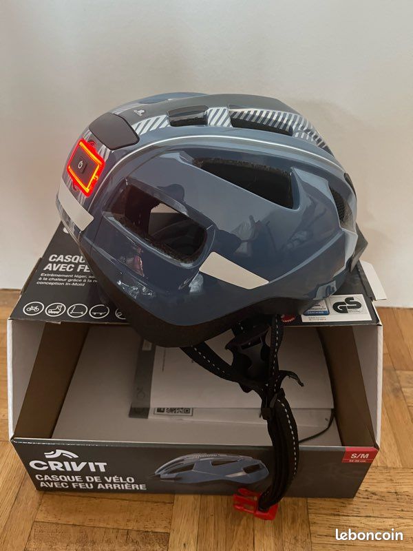 Casque vélo taille S/M avec feux arrière (image 1)