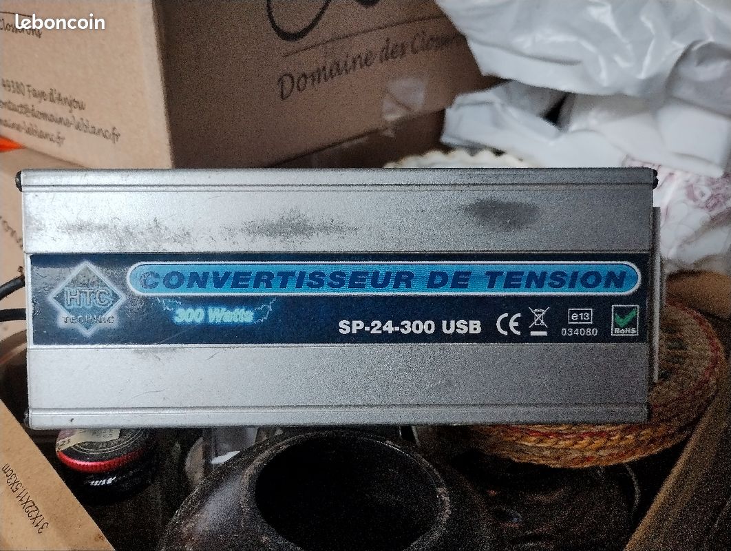 Transformateur convertisseur de tension 230 V pour voiture neuf utilisé UNE fois - Bricolage Transformateur convertisseur de tension 230 V pour voiture neuf utilisé UNE fois - Bricolage