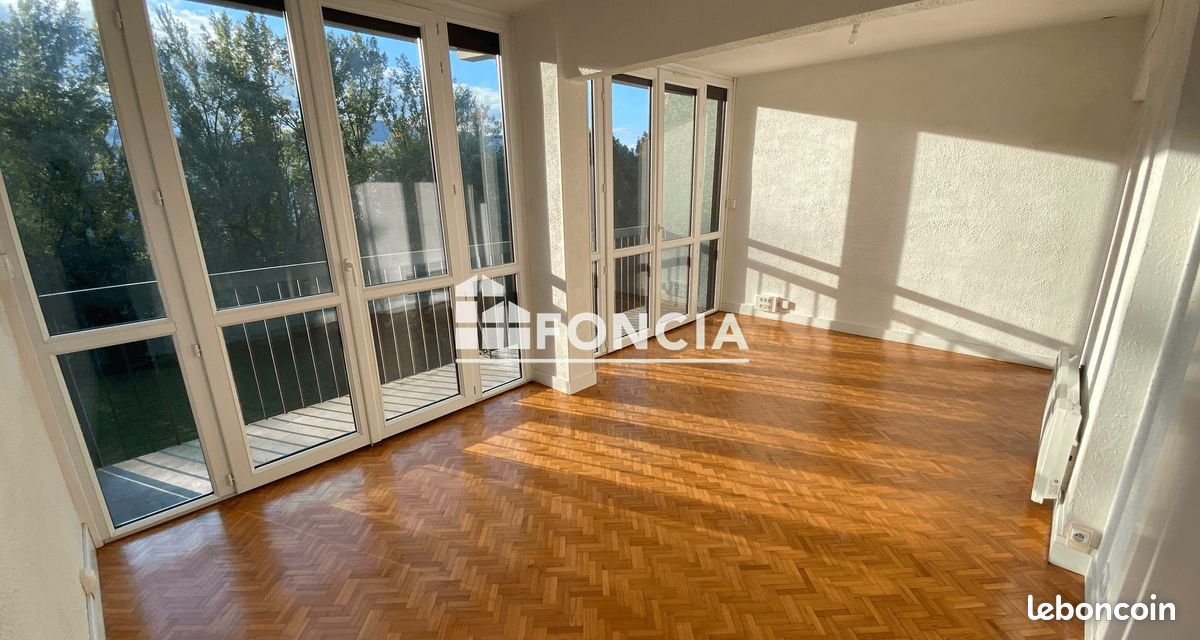 Appartement 4 pièces 81 m² · à Meylan · 80,6 m² · 918 €/mois