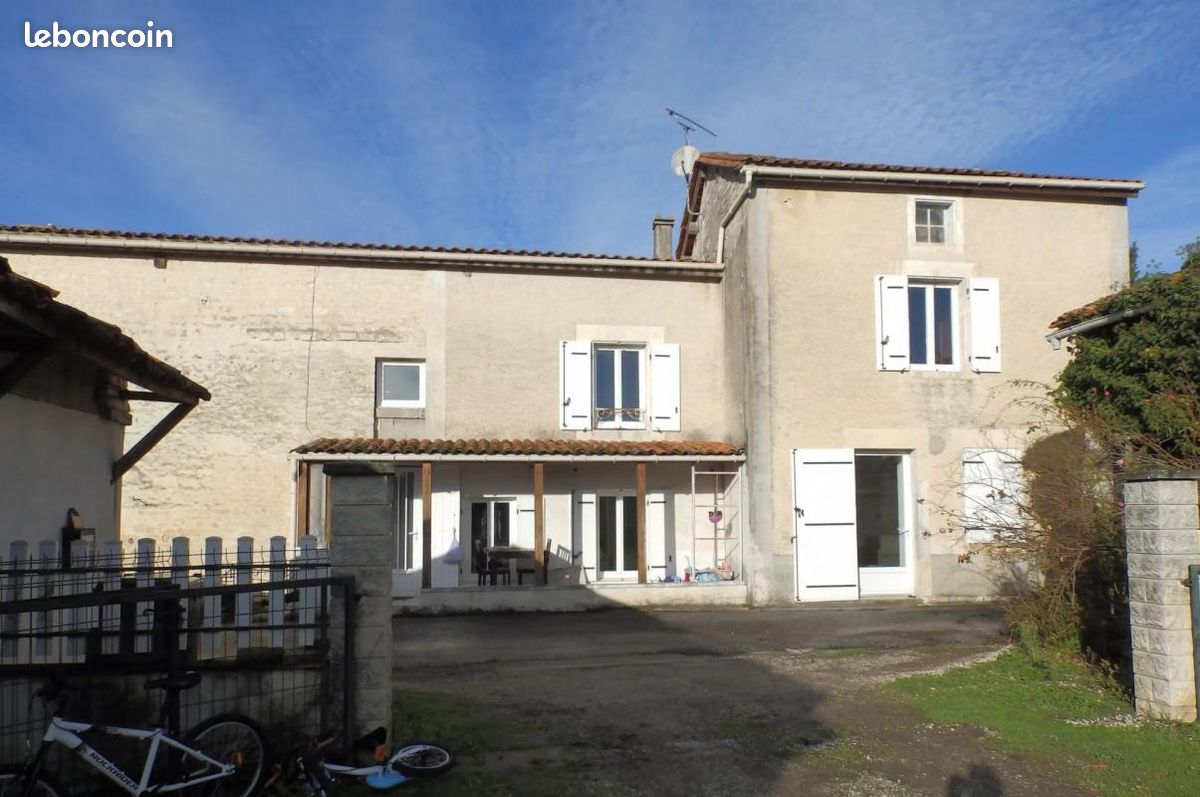 Maison 136 m² Aigre - Aigre 16140 (image principale 0)