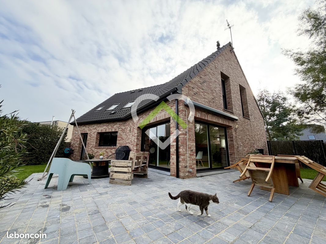 Maison 6 pièces 150 m² · à Lesquin · 150 m² · 590 000 €