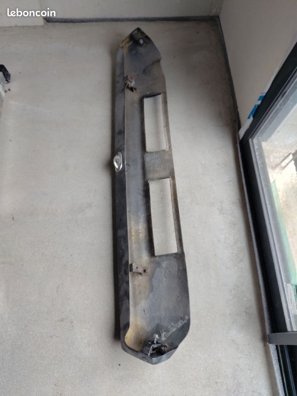 Pare-chocs arrière Matra Simca bagherra série 1 (image 3)