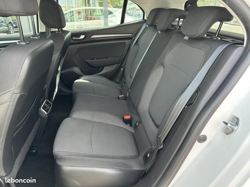 Renault Megane 1.5 Blue dCi 115ch Evolution EDC (image 9)