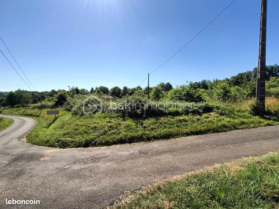Terrain 5 771 m² Larzac · 50 000 €