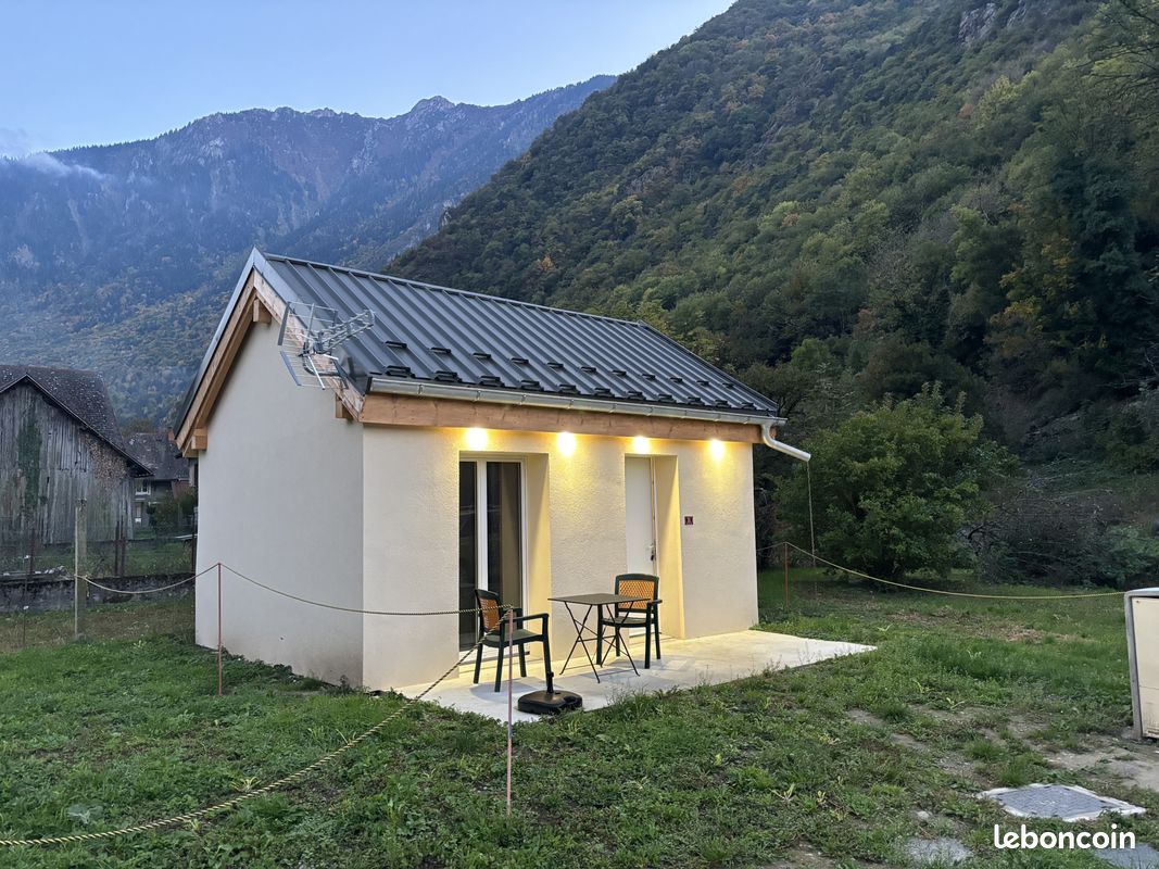 Maison 1 pièce 16 m² · à Sainte-Marie-de-Cuines · 16 m² · 550 €