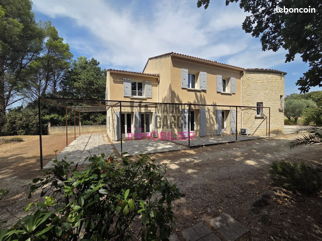 Maison 9 pièces 248 m² · à Velleron · 248 m² · 536 900 €