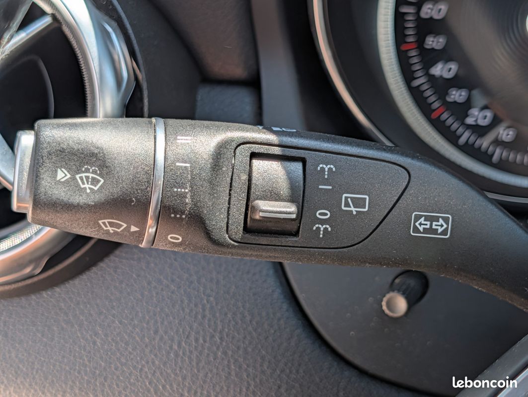 MERCEDES-BENZ CLASSE GLA 1.6 180 7-G DCT INSPIRATION 120CH - RADAR AV/Ar (image 30)