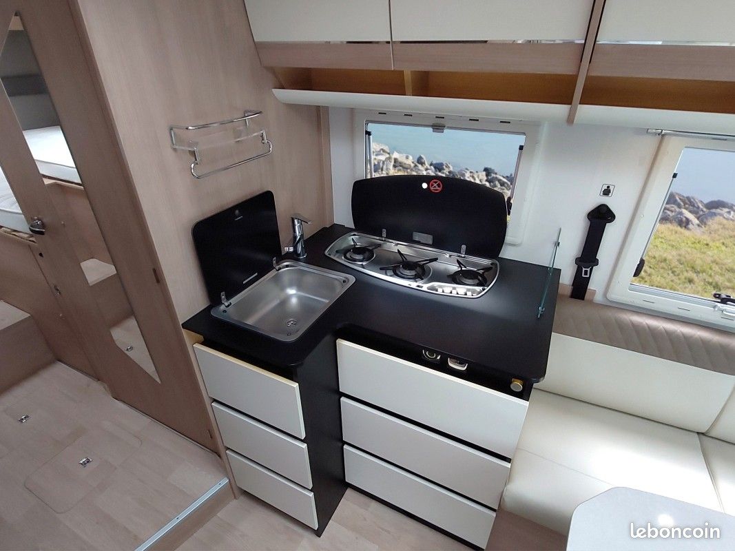 đIntĂ©gral ITINEO by RAPIDO - Lit Jumeaux + Pavillon - Douche sĂ©parĂ©e XL - Grand Salon - Attelage - Fiat - Garantie 12 mois - Financementđ (image 4)