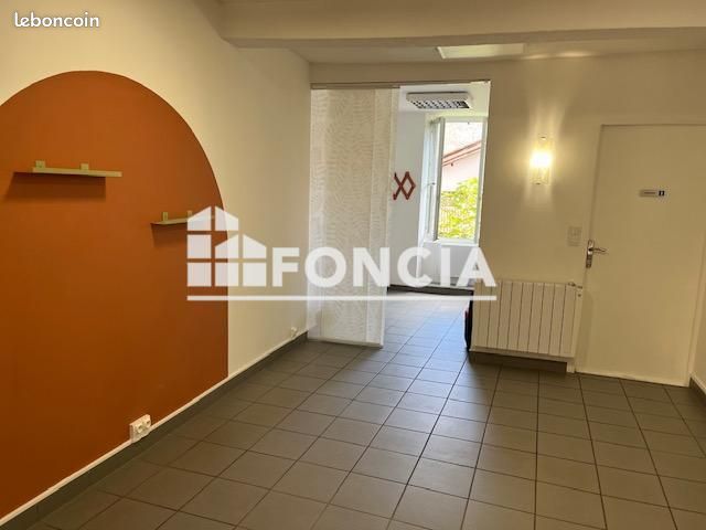 Location - Local commercial - 30 m² - 4 400 /an HC HT - (image 1)