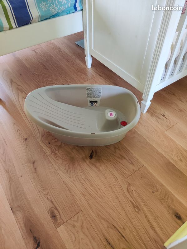 Baignoire bébé, biberons et siège de bain (image 1)