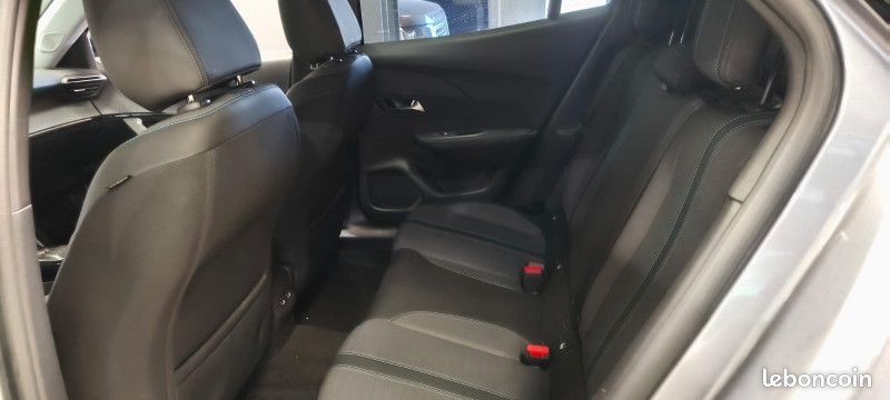 Peugeot 2008 1.5 BLUEHDI 130CH S&S ALLURE EAT8 (image 7)