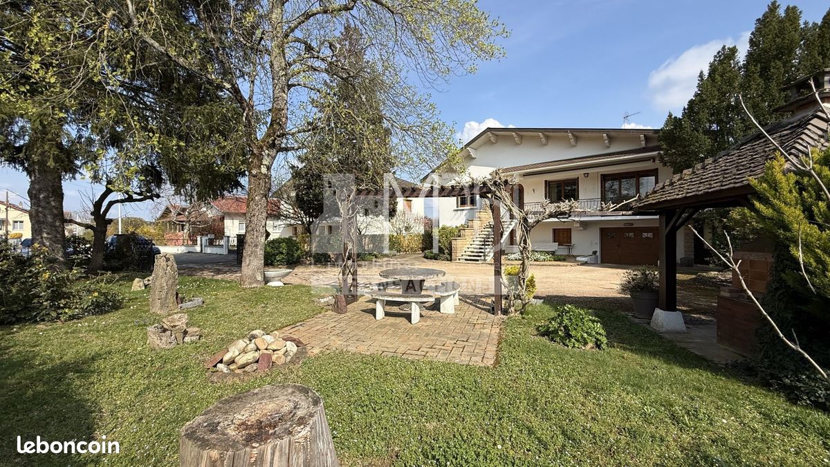 Maison 5 pièces 129 m² · à Péronnas · 129 m² · 250 000 €