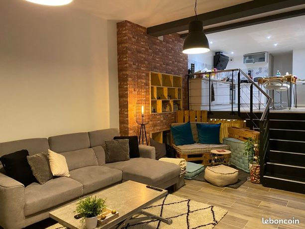 Appt type loft plein centre ville