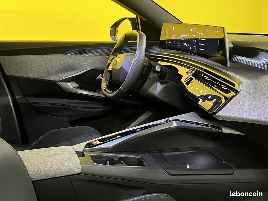 PEUGEOT 5008 1.2i Hybrid -145CV - BV e-DCS6 III GT (image 20)