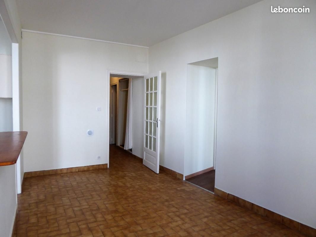 Appartement 3 pièces 70 m² - Hiersac 16290 (image principale 3)