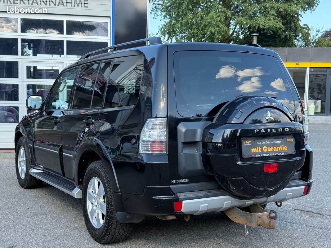 Mitsubishi Pajero 3.2 DI-D 200CH Instyle - Carnet D'entretien Complet Mitsubishi - 4X4 - Toit Ouvrant - Attelage - Caméra - Régulateur - 180000KM (image 5)