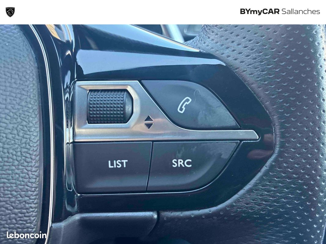 PEUGEOT 3008 Hybrid4 300 e-EAT8 GT Pack (image 28)