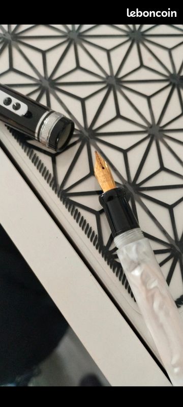 Stylo Plume Corps Nacré Argenté - Acier - Système à Cartouches - Neuf De Stock Avec Étiquettes