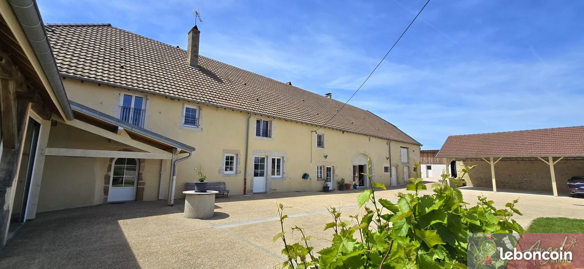 Maison 15 pièces 392 m² · à Dijon · 392 m² · 1 200 000 €