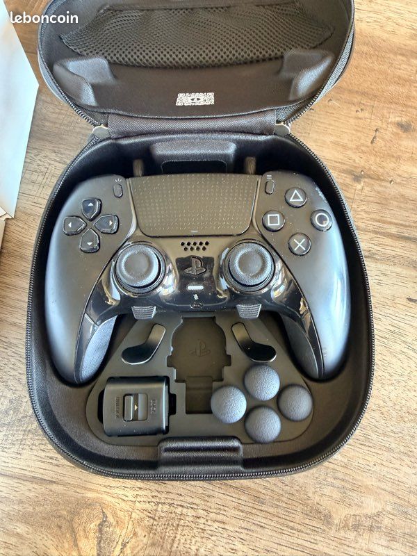 Manette PS5 Sony DualSense Edge noire + boîte, housse et accessoires (image 1)