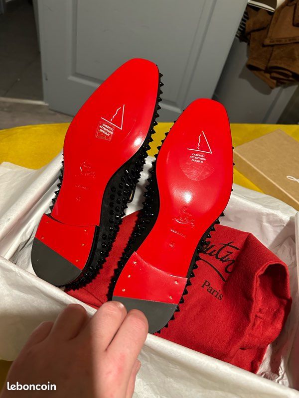 Louboutin homme modèle spike Chaussures
