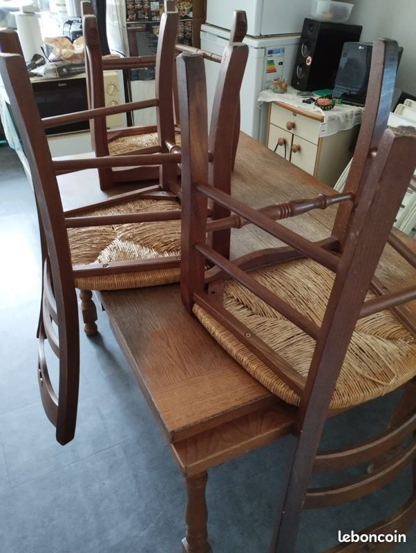 Table plus chaises (image 1)