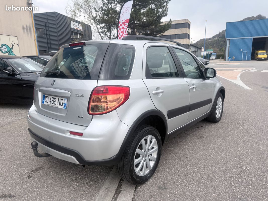 Suzuki SX4 2.0 DDIS 135 GLX 4X4 (image 4)