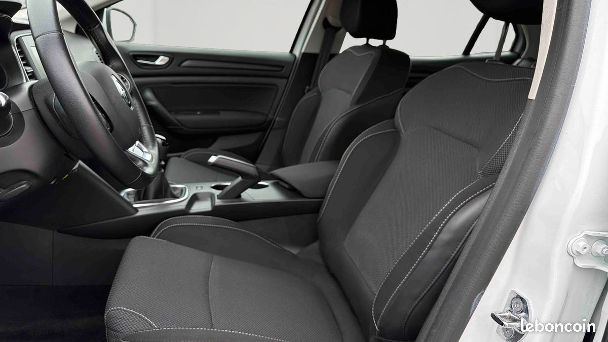 Renault MEGANE IV 1.5 BLUE DCI 95CH ZEN (image 9)