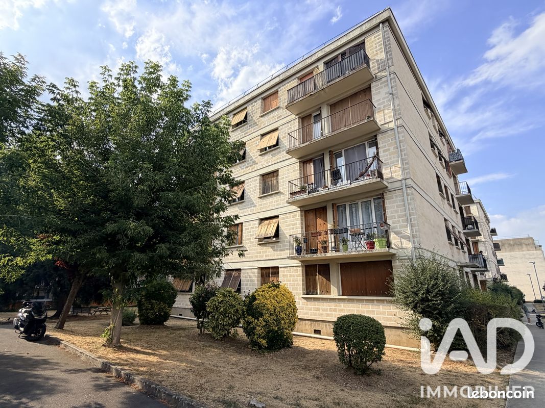 Appartement 3 pièces 56 m² · à Combs-la-Ville · 56 m² · 135 000 €