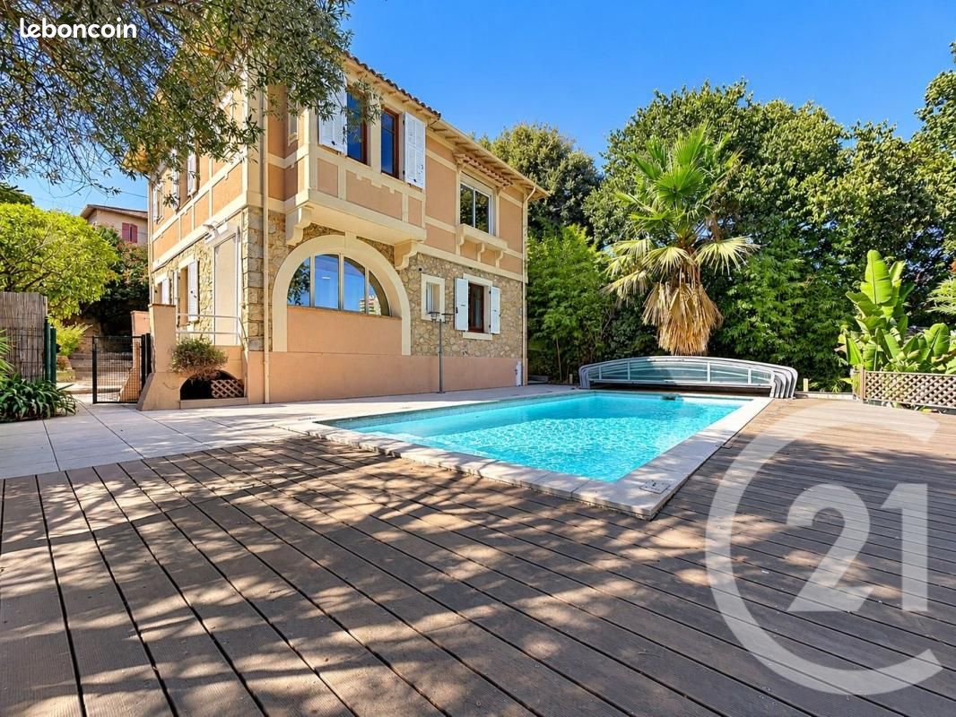 Maison 6 pièces 160 m² · à Antibes · 160 m² · 995 000 €