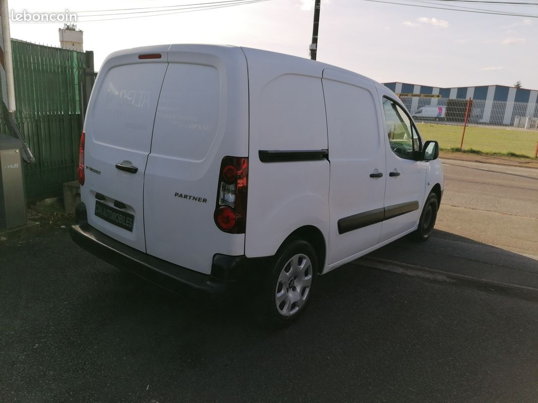 Peugeot partner ii (2) 1.6 bluehdi 75 standard premium pack (image 3)