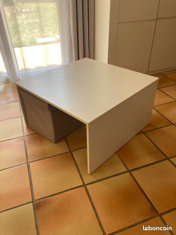 Table basse carrée (image 1)