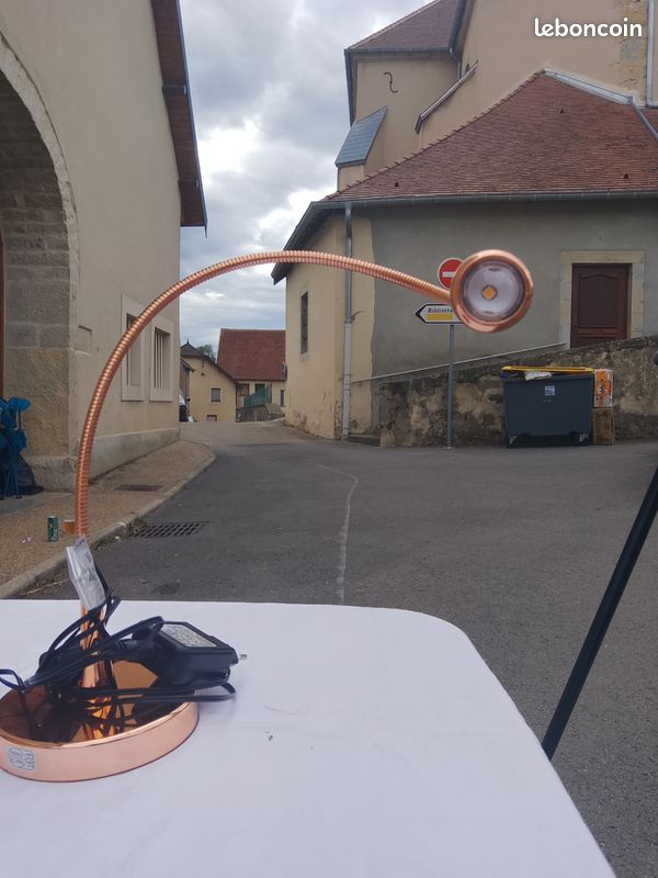 Lampe de bureau movible (image 1)