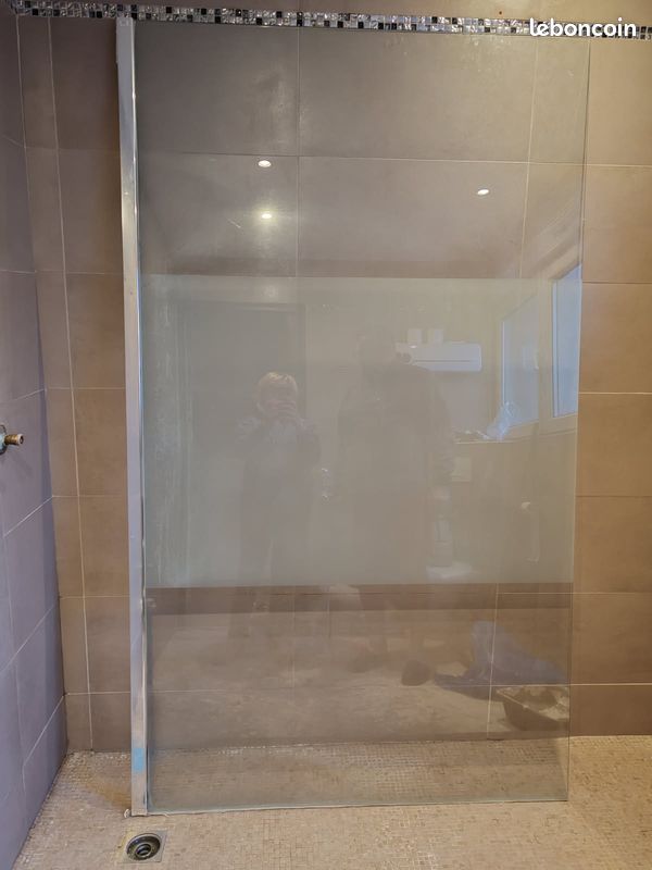 Vend pare douche (image 1)